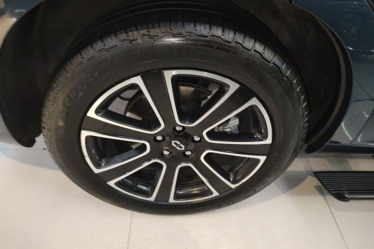 Used Hima AITO M7 2024 1.5T Intelligent Drive 4WD Ultra Version 5 Seats Left Front Wheel Hub