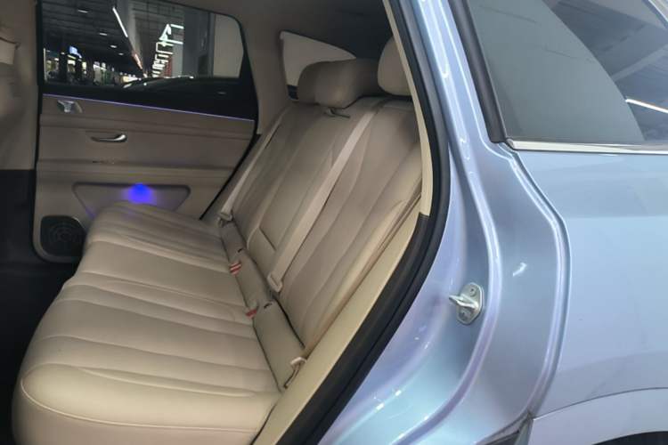 Used Hima AITO M7 2024 1.5T Intelligent Drive Rear-Drive Ultra Version 5 Seats Left Rear Seat