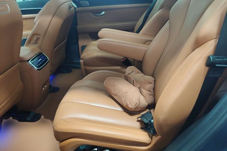 Used Hima AITO M7 2024 1.5T Intelligent Driving Rear-Drive Ultra Version 6 Seats Left Rear Seat