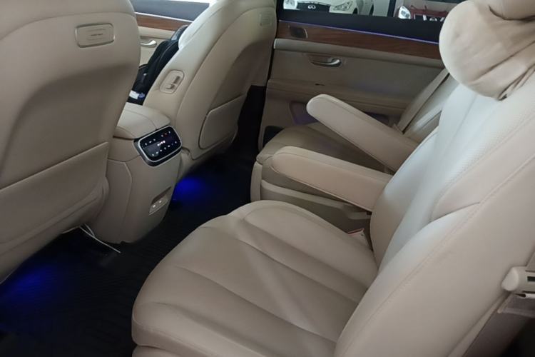Used Hima AITO M7 2024 1.5T Rear-Drive Plus Version 6 Seats Left Rear Seat