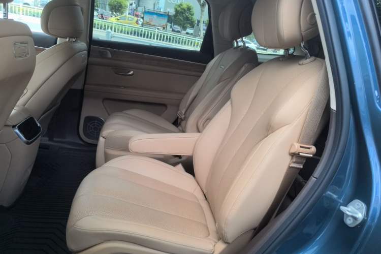 Used Hima AITO M7 2024 1.5T Intelligent Driving 4WD Ultra Version 6 Seats Left Rear Seat
