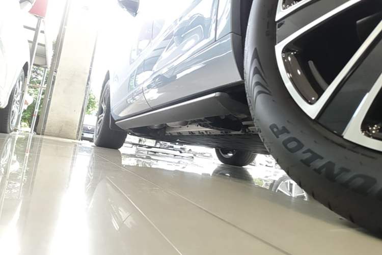 Used Hima AITO M7 2024 1.5T Intelligent Driving Rear-Drive Ultra Version 6 Seats Left Side Sill