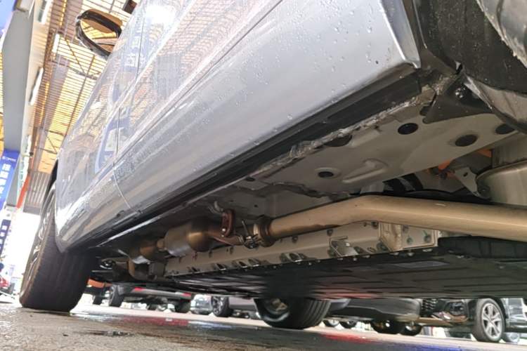 Used Hima AITO M7 2024 1.5T Rear-Drive Plus Version 5 Seats Left Side Sill