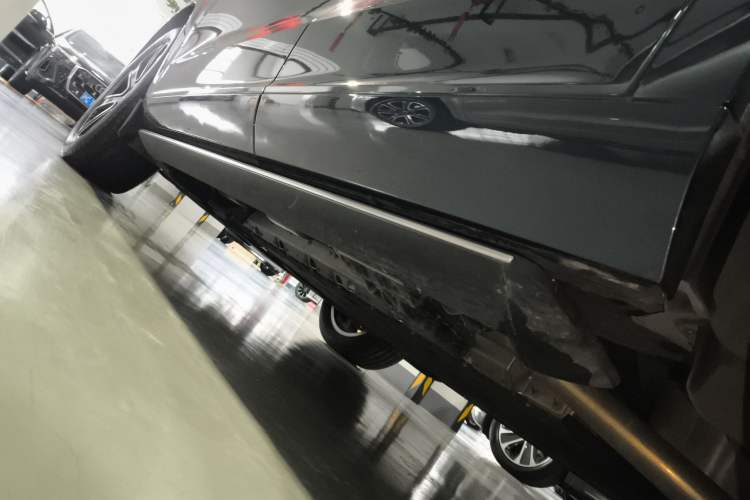 Used Hima AITO M7 2024 1.5T Intelligent Drive Rear-Drive Ultra Version 5 Seats Left Side Sill