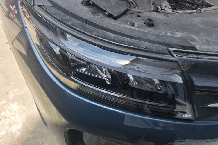 Used Hima AITO M7 2024 1.5T Intelligent Drive Rear-Drive Ultra Version 5 Seats Right Front Headlight