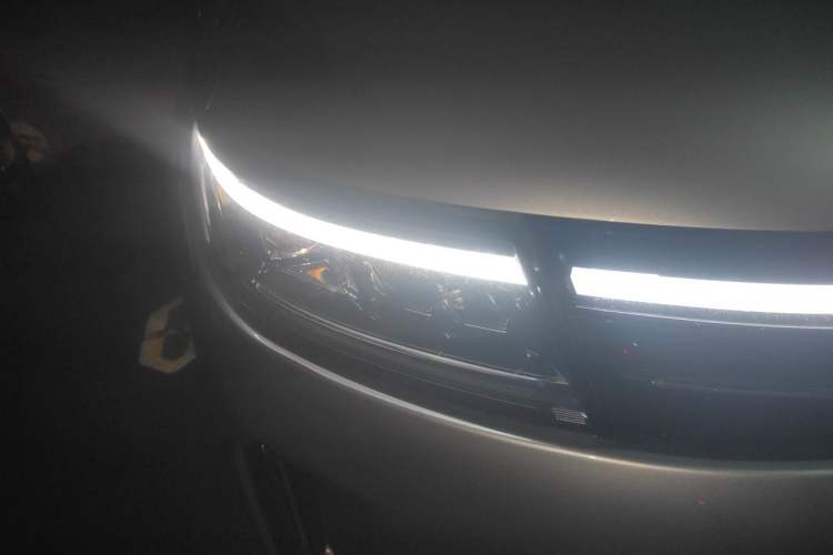 Used Hima AITO M7 2024 1.5T Rear-Drive Plus Version 5 Seats Right Front Headlight