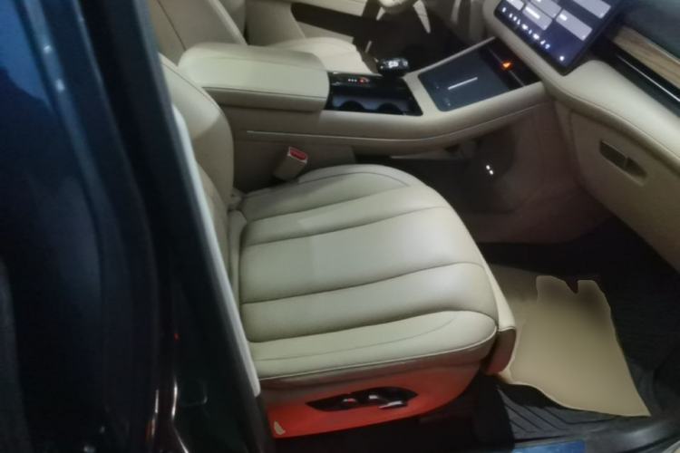 Used Hima AITO M7 2024 1.5T Intelligent Drive Rear-Drive Ultra Version 5 Seats Right Front Seat