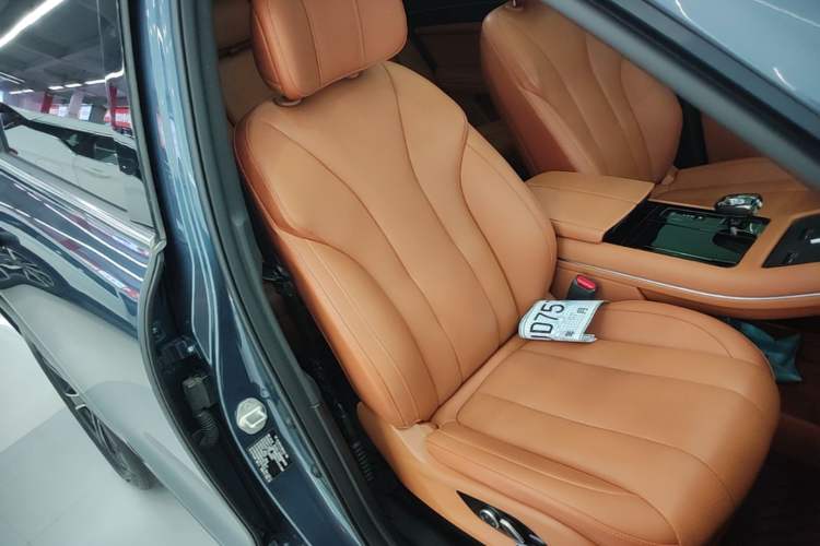Used Hima AITO M7 2024 1.5T Intelligent Drive Rear-Drive Ultra Version 5 Seats Right Front Seat
