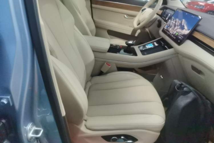 Used Hima AITO M7 2024 1.5T Intelligent Driving 4WD Max Edition 5 Seats Right Front Seat