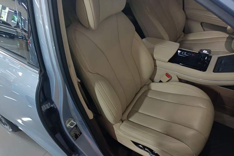 Used Hima AITO M7 2024 1.5T Intelligent Drive Rear-Drive Ultra Version 5 Seats Right Front Seat