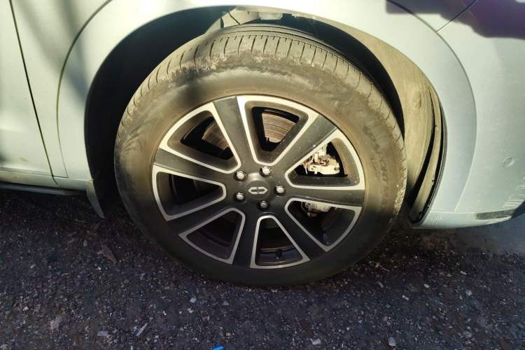 Used Hima AITO M7 2024 1.5T Intelligent Driving 4WD Pro Edition 6 Seats Right Front Wheel Hub