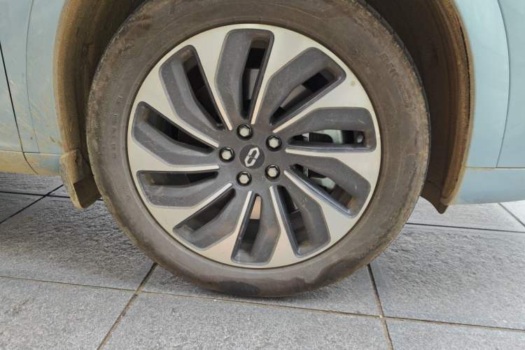 Used Hima AITO M7 2024 1.5T Intelligent Driving Rear-Drive Max Edition 5 Seats Right Front Wheel Hub