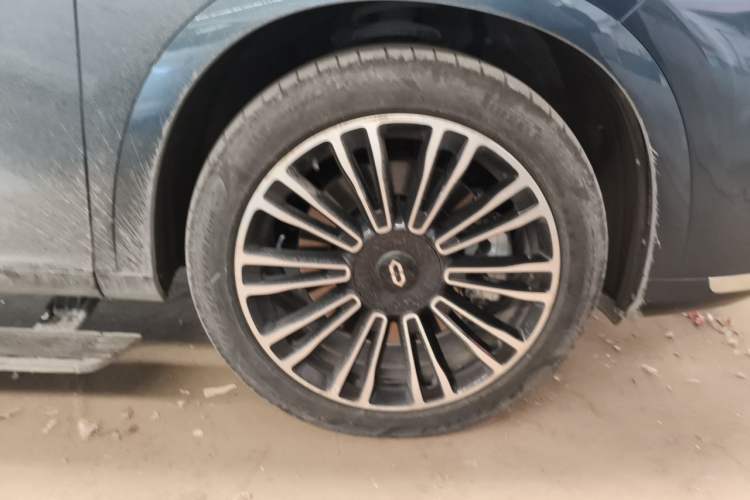 Used Hima AITO M7 2024 1.5T Intelligent Driving 4WD Ultra Version 6 Seats Right Front Wheel Hub