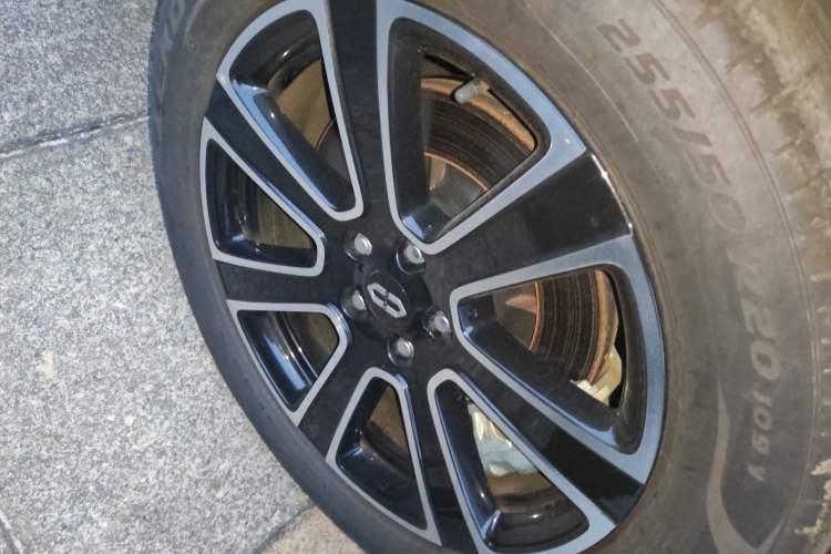 Used Hima AITO M7 2024 1.5T Intelligent Drive 4WD Ultra Version 5 Seats Right Front Wheel Hub