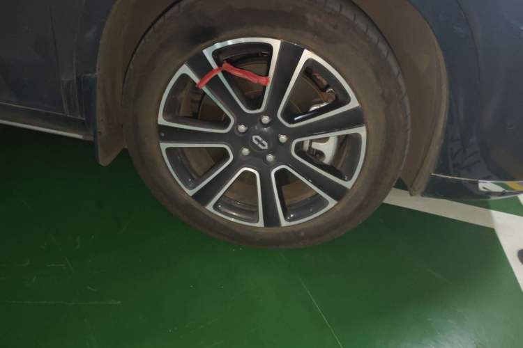 Used Hima AITO M7 2024 1.5T Intelligent Driving Rear-Drive Ultra Version 6 Seats Right Front Wheel Hub