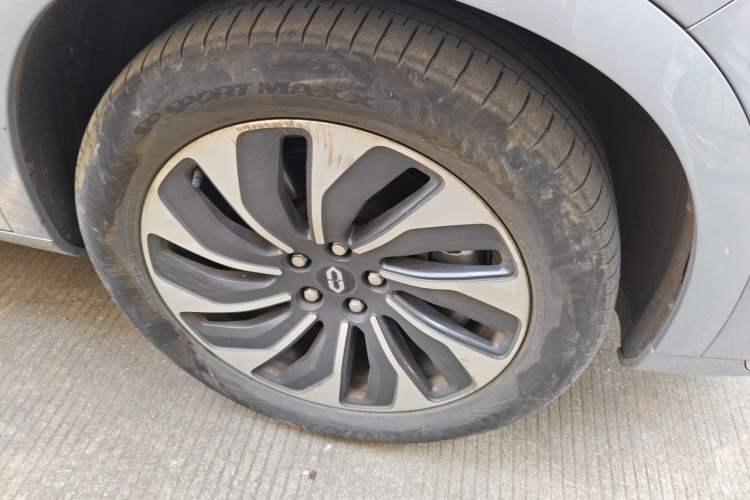 Used Hima AITO M7 2024 1.5T Intelligent Driving Rear-Drive Max Edition 6 Seats Right Front Wheel Hub