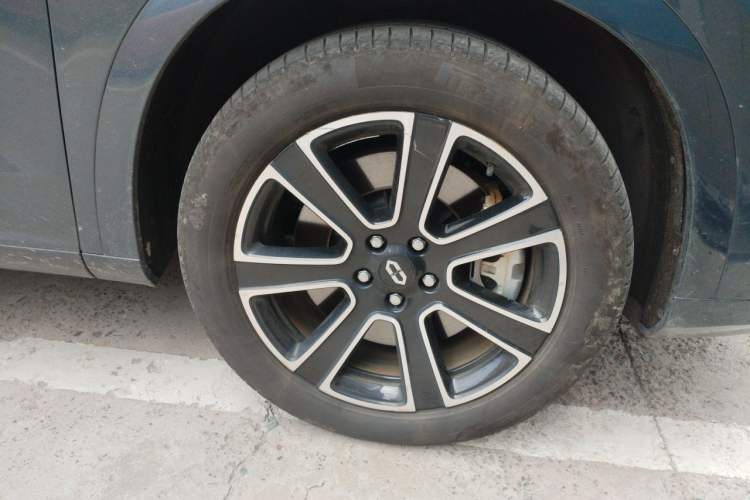 Used Hima AITO M7 2024 1.5T Intelligent Drive 4WD Ultra Version 5 Seats Right Front Wheel Hub