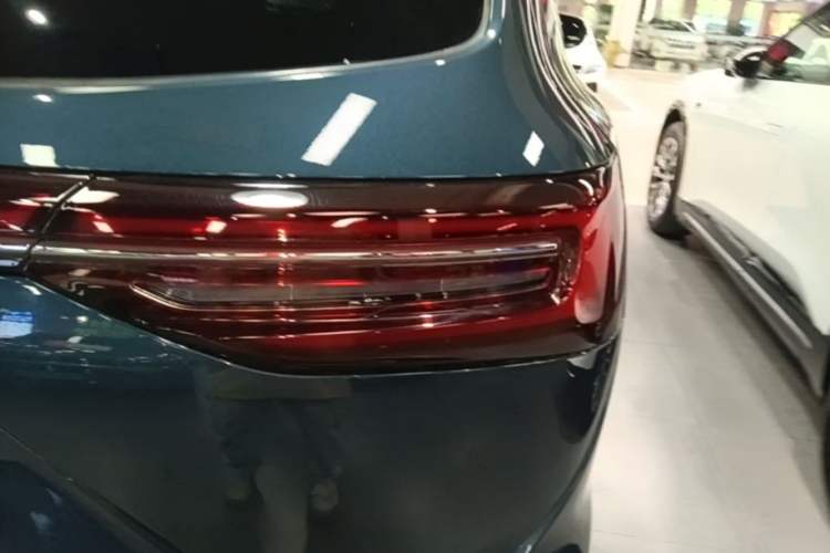 Used Hima AITO M7 2024 1.5T Intelligent Drive Rear-Drive Ultra Version 5 Seats Right Rear Taillight