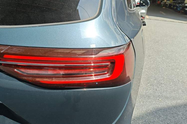 Used Hima AITO M7 2024 1.5T Intelligent Drive Rear-Drive Ultra Version 5 Seats Right Rear Taillight