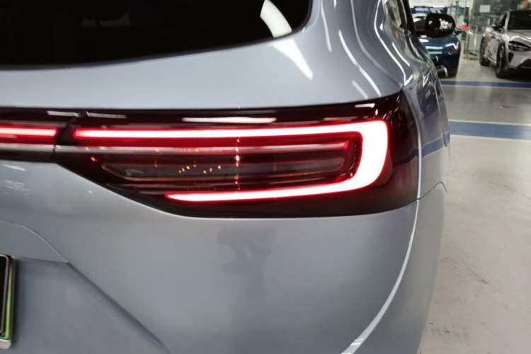 Used Hima AITO M7 2024 1.5T Intelligent Driving 4WD Max Edition 5 Seats Right Rear Taillight