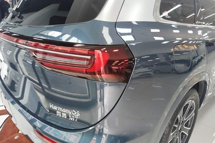 Used Hima AITO M7 2024 1.5T Intelligent Driving Rear-Drive Ultra Version 6 Seats Right Rear Taillight
