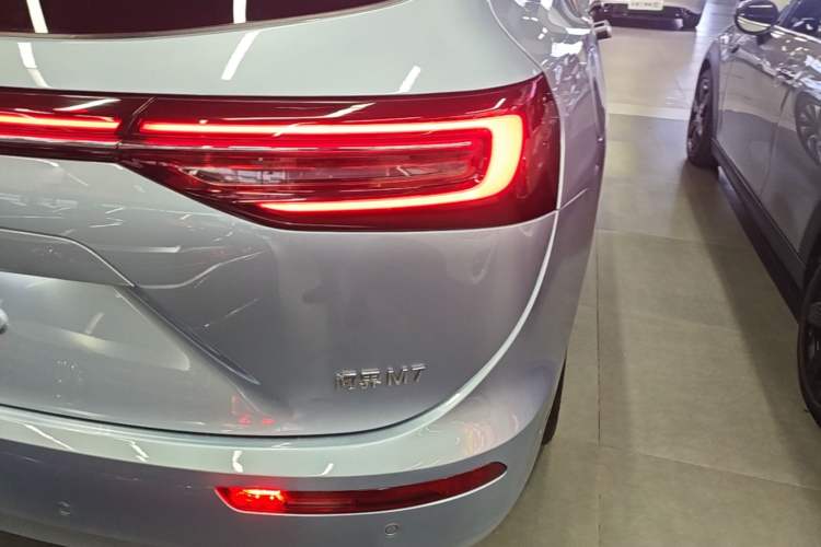 Used Hima AITO M7 2024 1.5T Intelligent Driving Rear-Drive Max Edition 6 Seats Right Rear Taillight