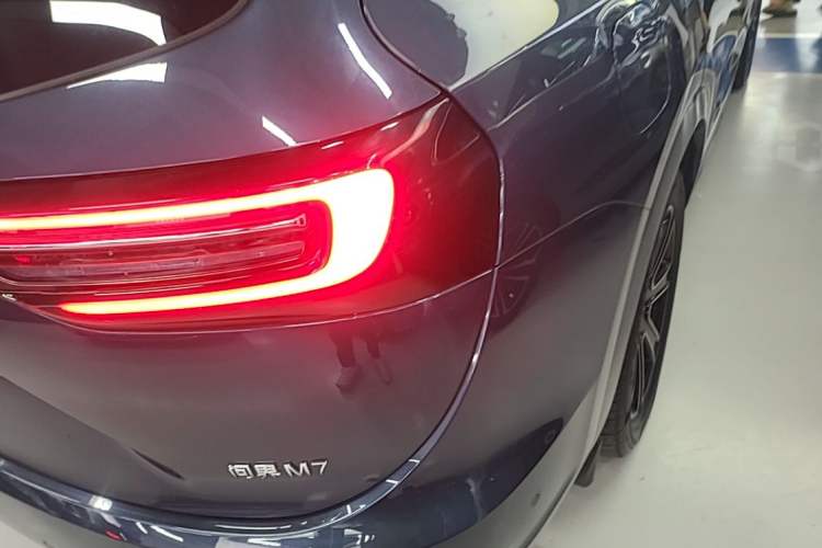 Used Hima AITO M7 2024 1.5T Intelligent Driving 4WD Ultra Version 6 Seats Right Rear Taillight