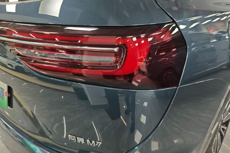 Used Hima AITO M7 2024 1.5T Intelligent Driving 4WD Ultra Version 6 Seats Right Rear Taillight