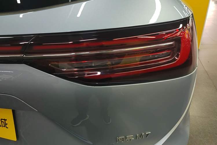 Used Hima AITO M7 2024 1.5T Intelligent Driving 4WD Max Edition 5 Seats Right Rear Taillight