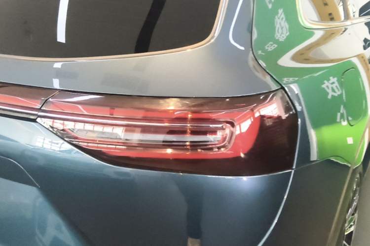 Used Hima AITO M7 2024 1.5T Intelligent Drive 4WD Ultra Version 5 Seats Right Rear Taillight