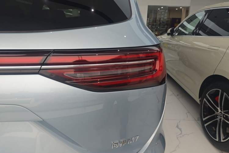Used Hima AITO M7 2024 1.5T Intelligent Driving Rear-Drive Max Edition 5 Seats Right Rear Taillight