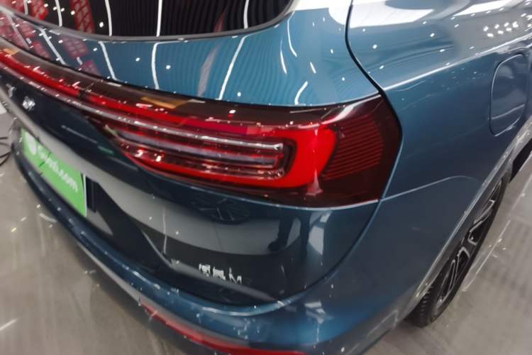 Used Hima AITO M7 2024 1.5T Intelligent Driving 4WD Ultra Version 6 Seats Right Rear Taillight