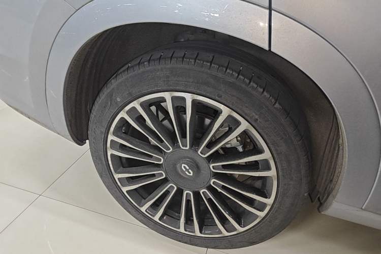 Used Hima AITO M7 2024 1.5T Intelligent Drive 4WD Ultra Version 5 Seats Right Rear Wheel Hub