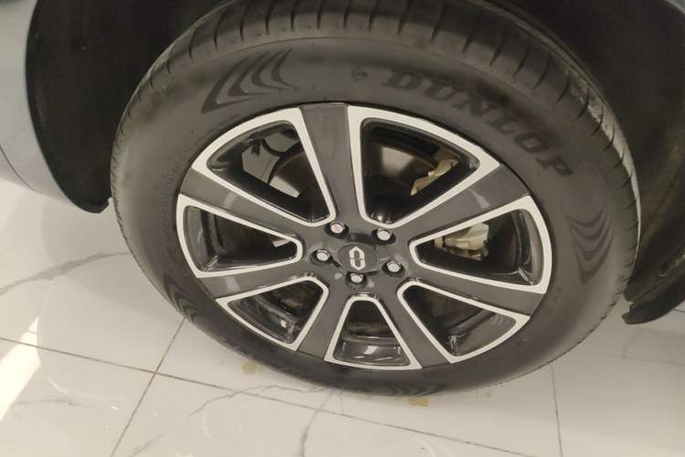 Used Hima AITO M7 2024 1.5T Intelligent Drive 4WD Ultra Version 5 Seats Right Rear Wheel Hub