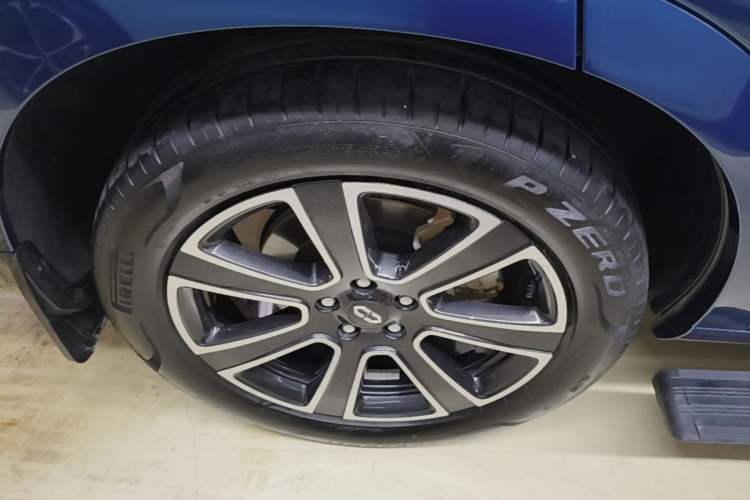 Used Hima AITO M7 2024 1.5T Intelligent Drive Rear-Drive Ultra Version 5 Seats Right Rear Wheel Hub