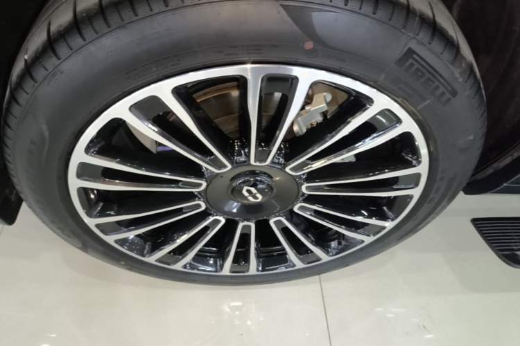 Used Hima AITO M7 2024 1.5T Intelligent Drive 4WD Ultra Version 5 Seats Right Rear Wheel Hub