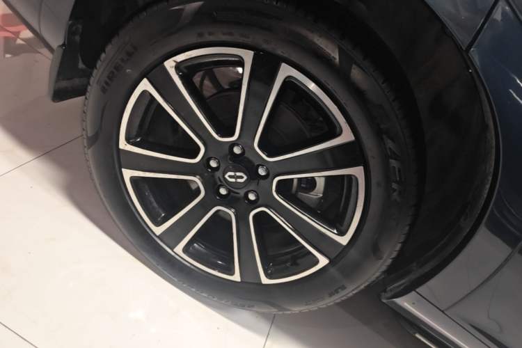 Used Hima AITO M7 2024 1.5T Intelligent Driving Rear-Drive Pro Version 6 Seats Right Rear Wheel Hub