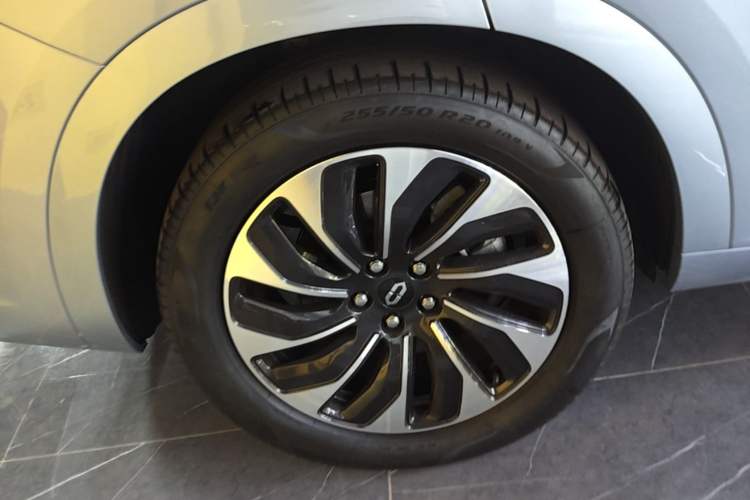 Used Hima AITO M7 2024 1.5T Rear-Drive Plus Version 6 Seats Right Rear Wheel Hub