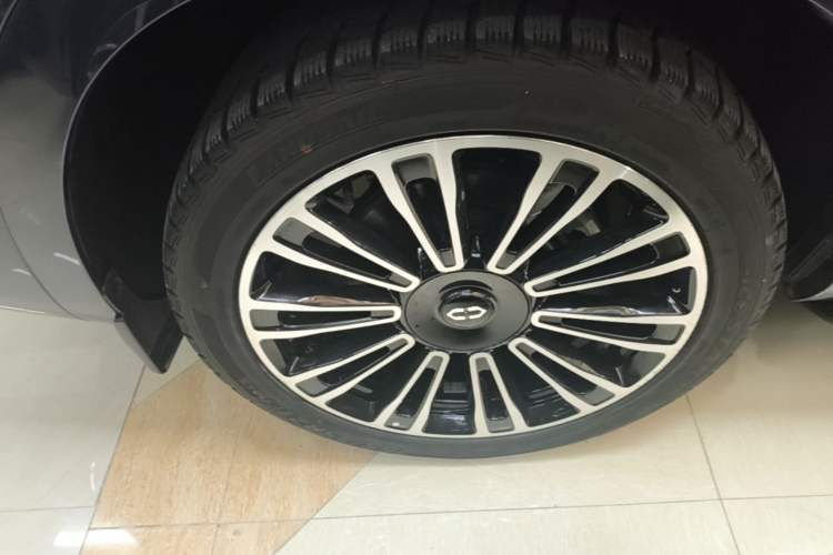 Used Hima AITO M7 2024 1.5T Intelligent Driving Rear-Drive Pro Version 5 Seats Ternary Lithium Battery Right Rear Wheel Hub