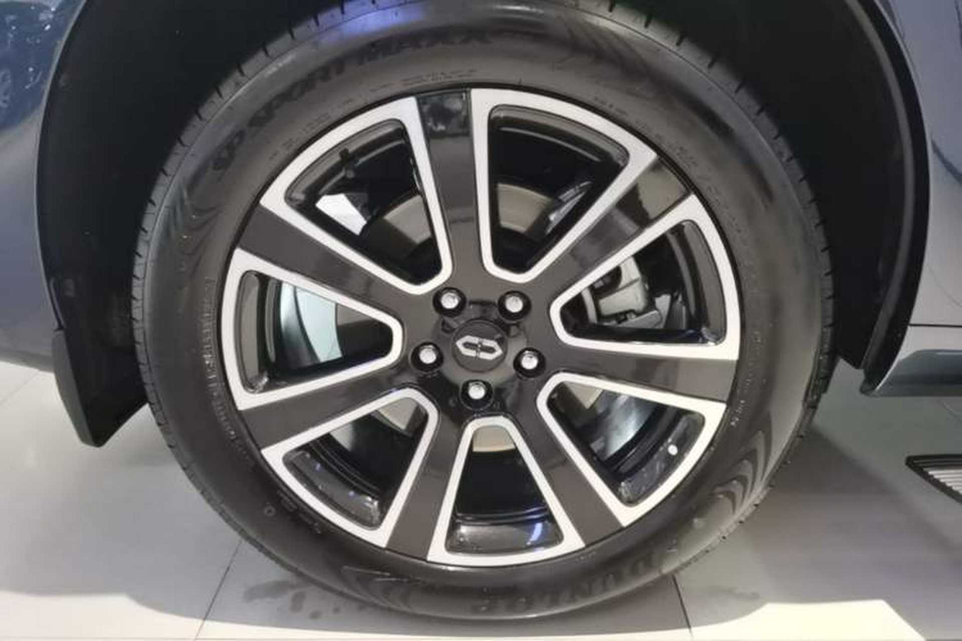 Used Hima AITO M7 2024 1.5T Intelligent Drive Rear-Drive Ultra Version 5 Seats Right Rear Wheel Hub