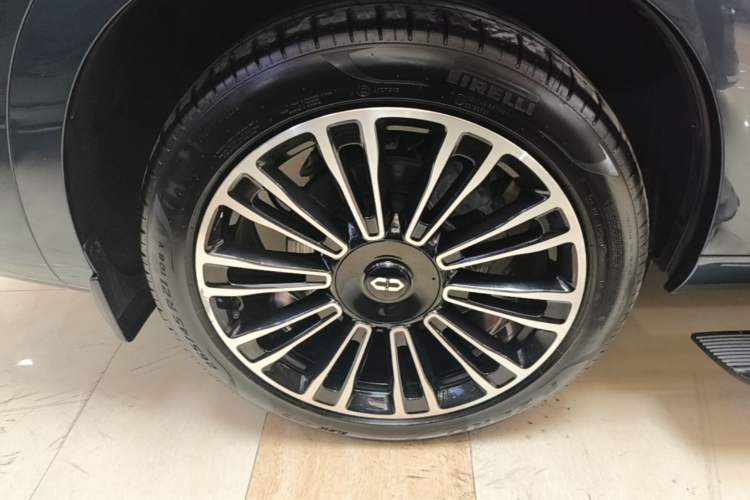 Used Hima AITO M7 2024 1.5T Intelligent Driving All-Wheel Drive Pro Version 5 Seats Ternary Lithium Battery Right Rear Wheel Hub