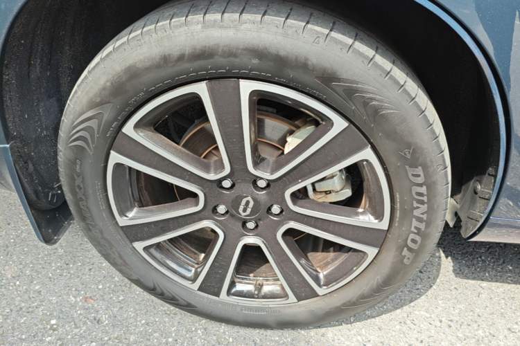Used Hima AITO M7 2024 1.5T Intelligent Drive Rear-Drive Ultra Version 5 Seats Right Rear Wheel Hub