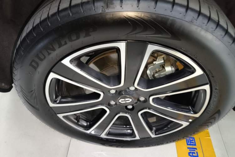 Used Hima AITO M7 2024 1.5T Four-Wheel Drive Plus Version 5 Seats Right Rear Wheel Hub
