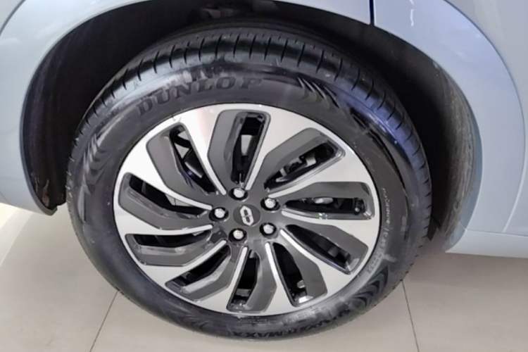Used Hima AITO M7 2024 1.5T Intelligent Driving 4WD Max Edition 5 Seats Right Rear Wheel Hub