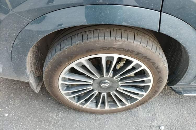 Used Hima AITO M7 2024 1.5T Intelligent Drive 4WD Ultra Version 5 Seats Right Rear Wheel Hub