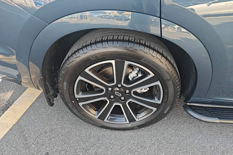 Used Hima AITO M7 2024 1.5T Intelligent Drive 4WD Ultra Version 5 Seats Right Rear Wheel Hub