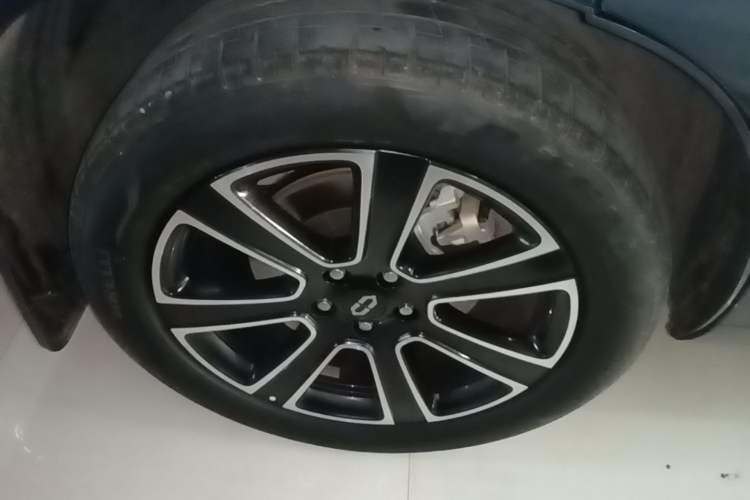 Used Hima AITO M7 2024 1.5T Intelligent Drive Rear-Drive Ultra Version 5 Seats Right Rear Wheel Hub