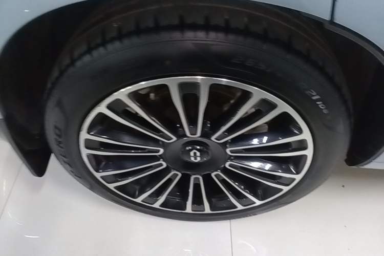 Used Hima AITO M7 2024 1.5T Intelligent Drive 4x4 Max Edition 6 Seats Right Rear Wheel Hub