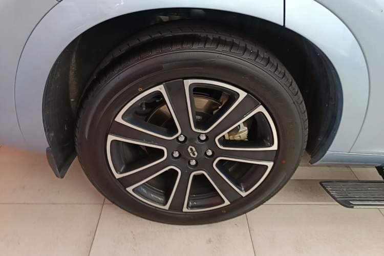 Used Hima AITO M7 2024 1.5T Intelligent Drive 4x4 Max Edition 6 Seats Right Rear Wheel Hub