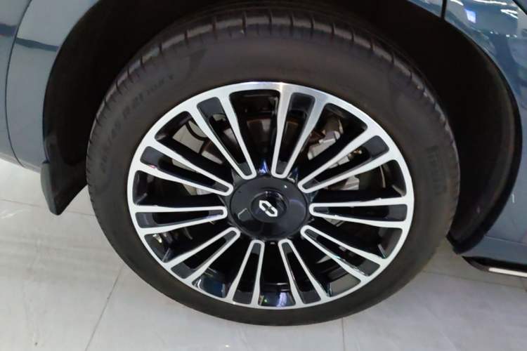 Used Hima AITO M7 2024 1.5T Intelligent Drive 4WD Ultra Version 5 Seats Right Rear Wheel Hub
